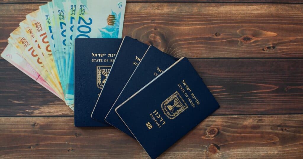 יש לכם דרכון ישראלי ואתם רוצים לעבוד בחול זה אפשרי!